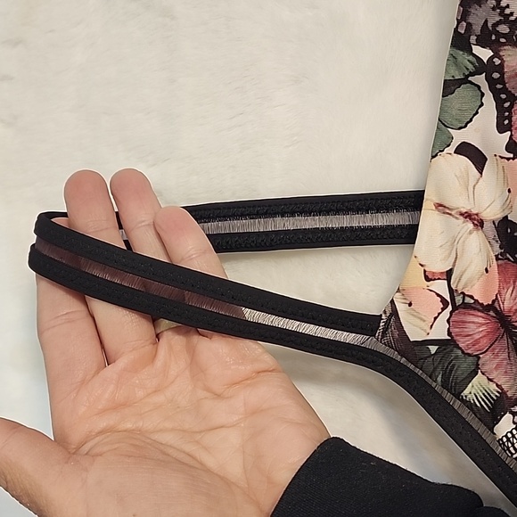 Lululemon So Fly Butterfly Bra 4 - Picture 2 of 5